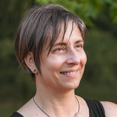 Sandrine Theriot Portrait 2 Carre